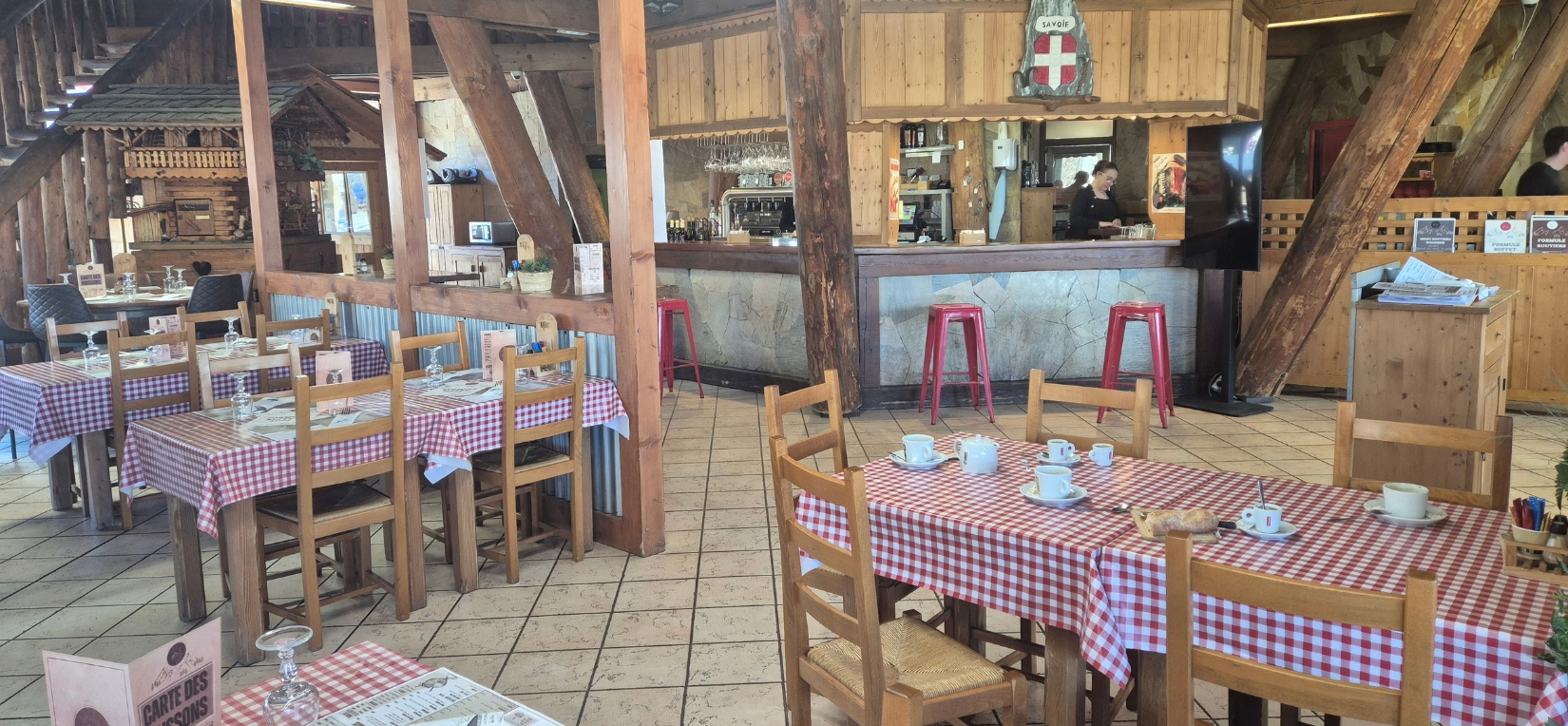 Restaurant La Taverne de l’Arc à Bourgneuf, Aiton – Autoroute A43 (Savoie) Restaurant La Taverne de l’Arc à Bourgneuf, Aiton – Autoroute A43 (Savoie)